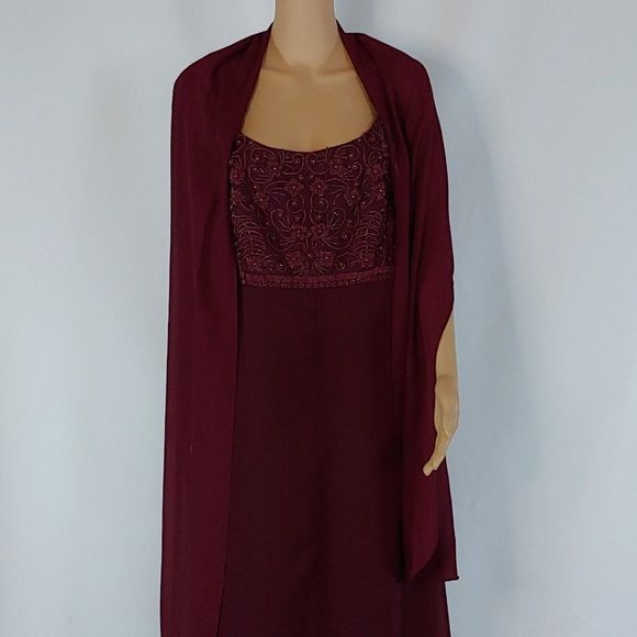 (24) NWT Faviana Burgundy Long Gown in Plus Size - Picture 3 of 6